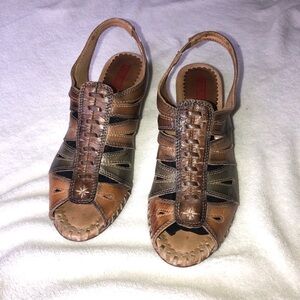Pikolinis womens tri color sandals. Leather size 39 us 8